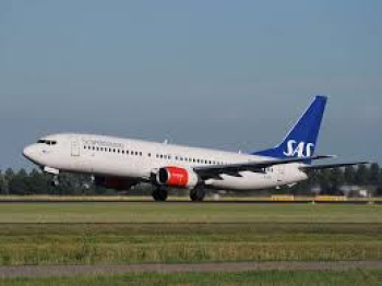 Boeing 737-883 SAS