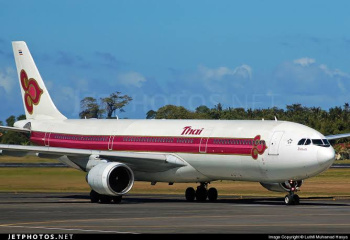 Airbus A330-323X PW Thai Airways